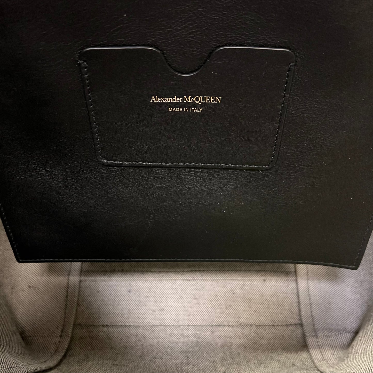 ALEXANDER MCQUEEN Signature Shopping Tote in Black