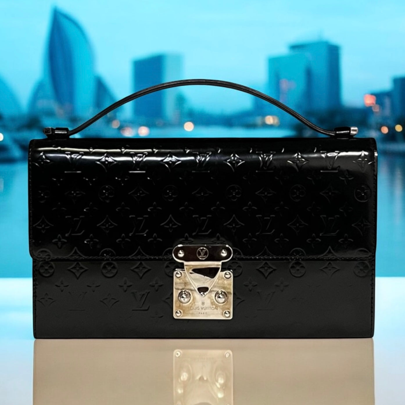 LOUIS VUITTON Glace Anouchka Pochette in Black
