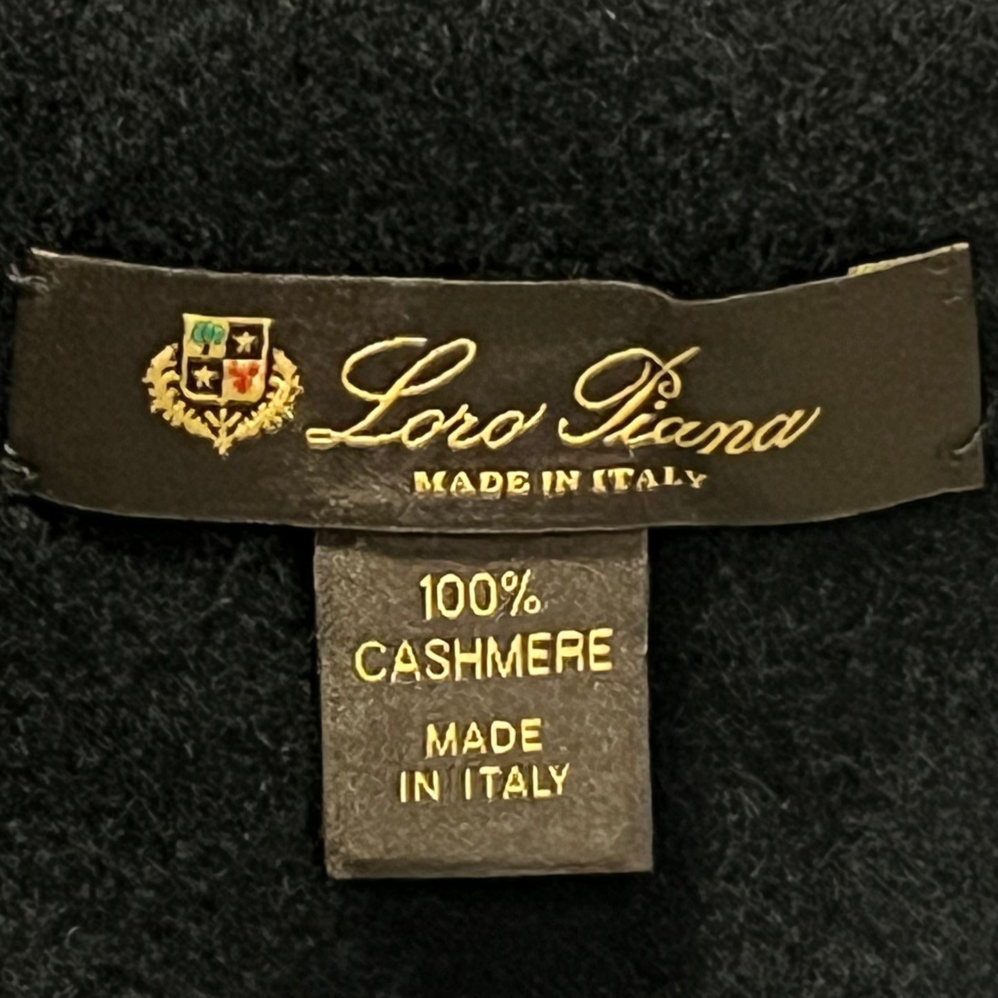 LORO PIANA Cashmere Scarf in Black