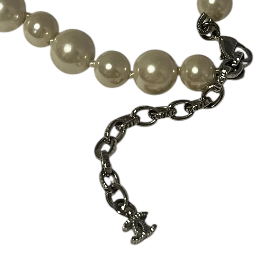CHANEL Strass CC Station Pearl Necklace