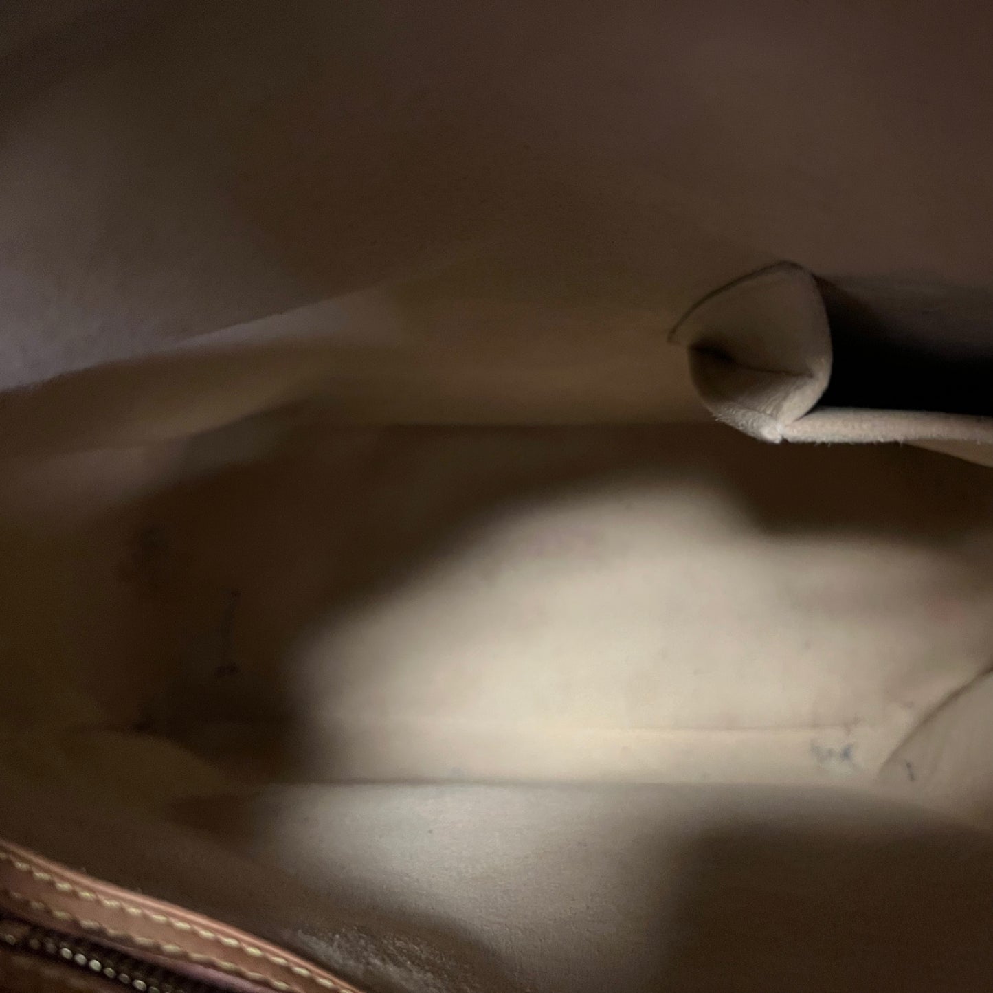 LOUIS VUITTON Looping GM Handbag