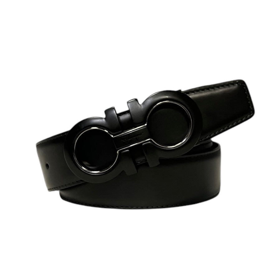 SALVATORE FERRAGAMO Reversible Carbon Gancini Belt in Black & Navy Leather | 42”