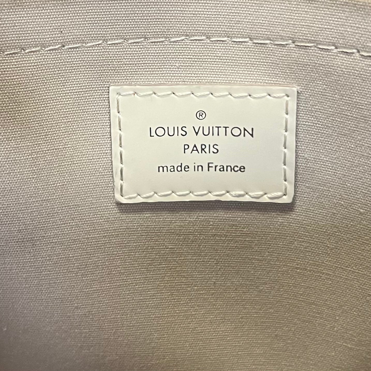 LOUIS VUITTON Montaigne GM in Ivory Epi Leather