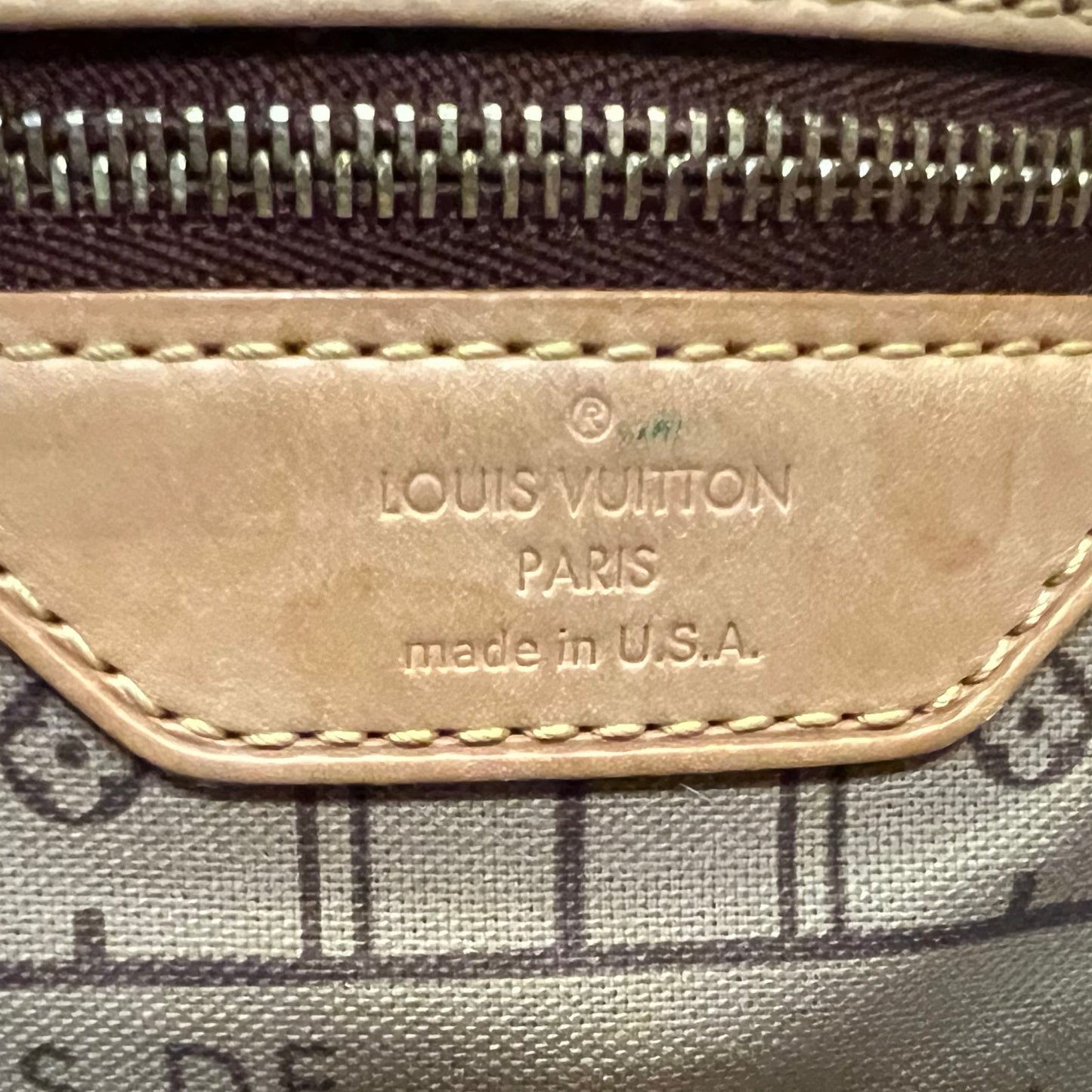 LOUIS VUITTON Neverfull PM