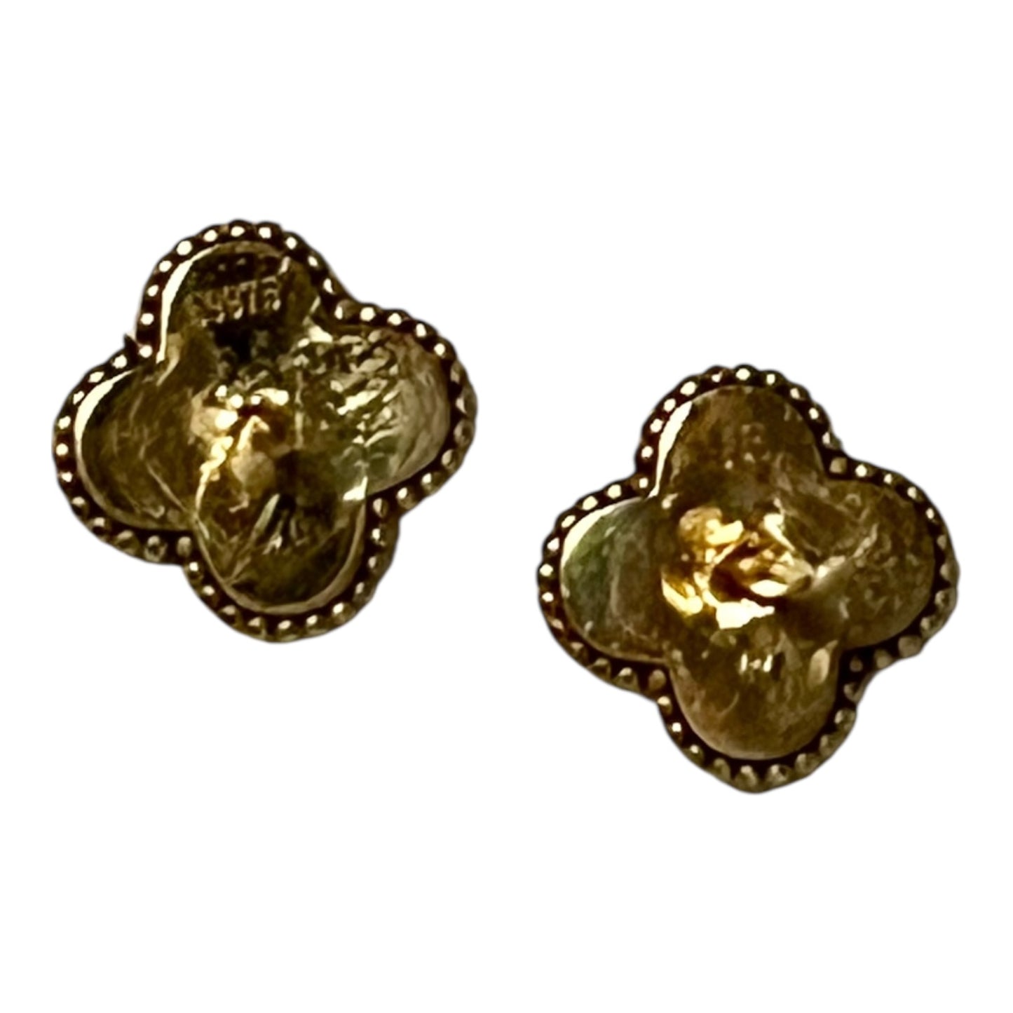 VAN CLEEF & ARPELS Sweet Alhambra Earstuds in Mother of Pearl