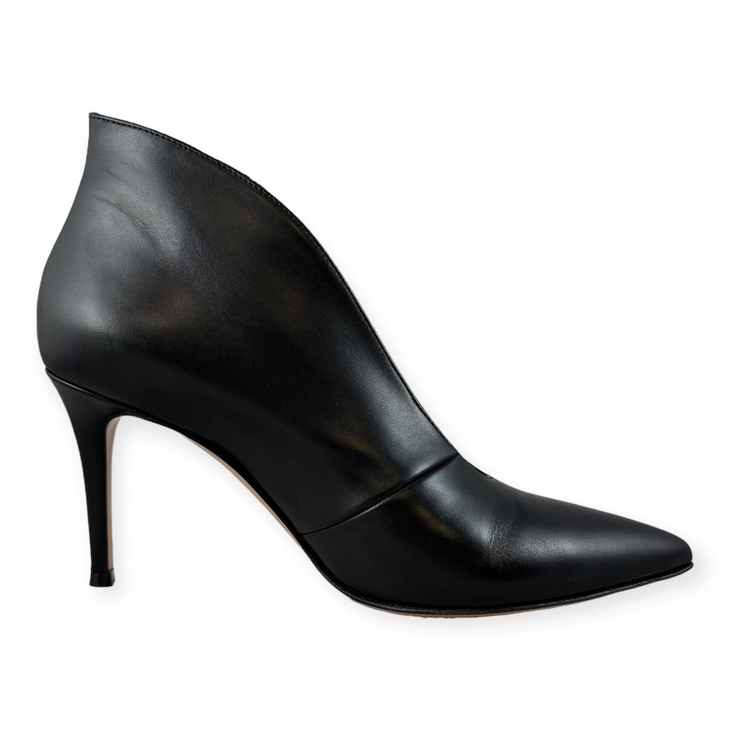 GIANVITO ROSSI Vania Pumps in Black | Size 38.5