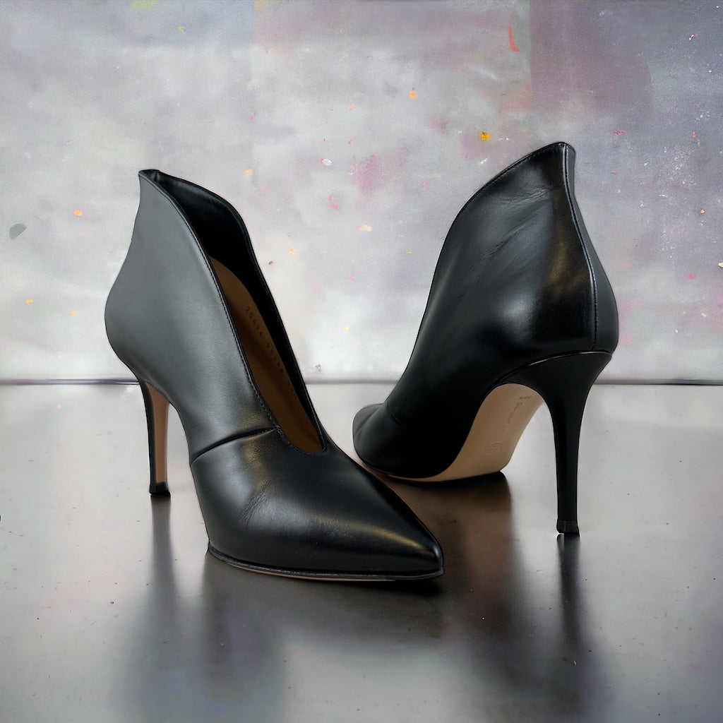 GIANVITO ROSSI Vania Pumps in Black | Size 38.5