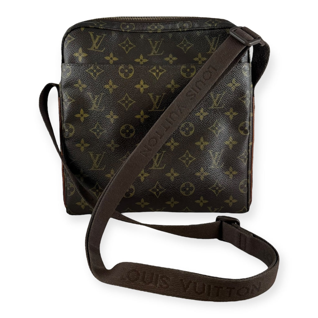 LOUIS VUITTON Monogram Messenger