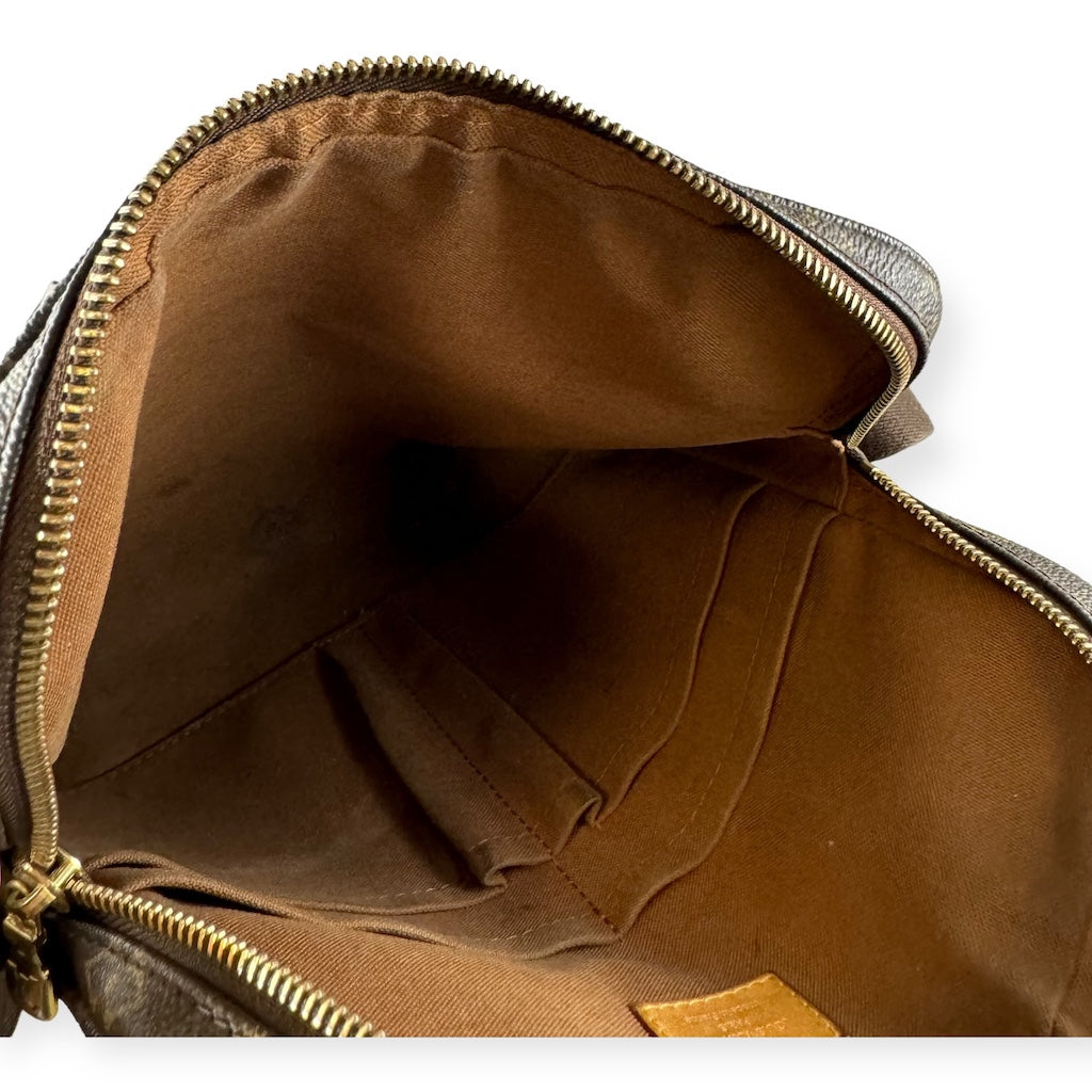 LOUIS VUITTON Monogram Messenger