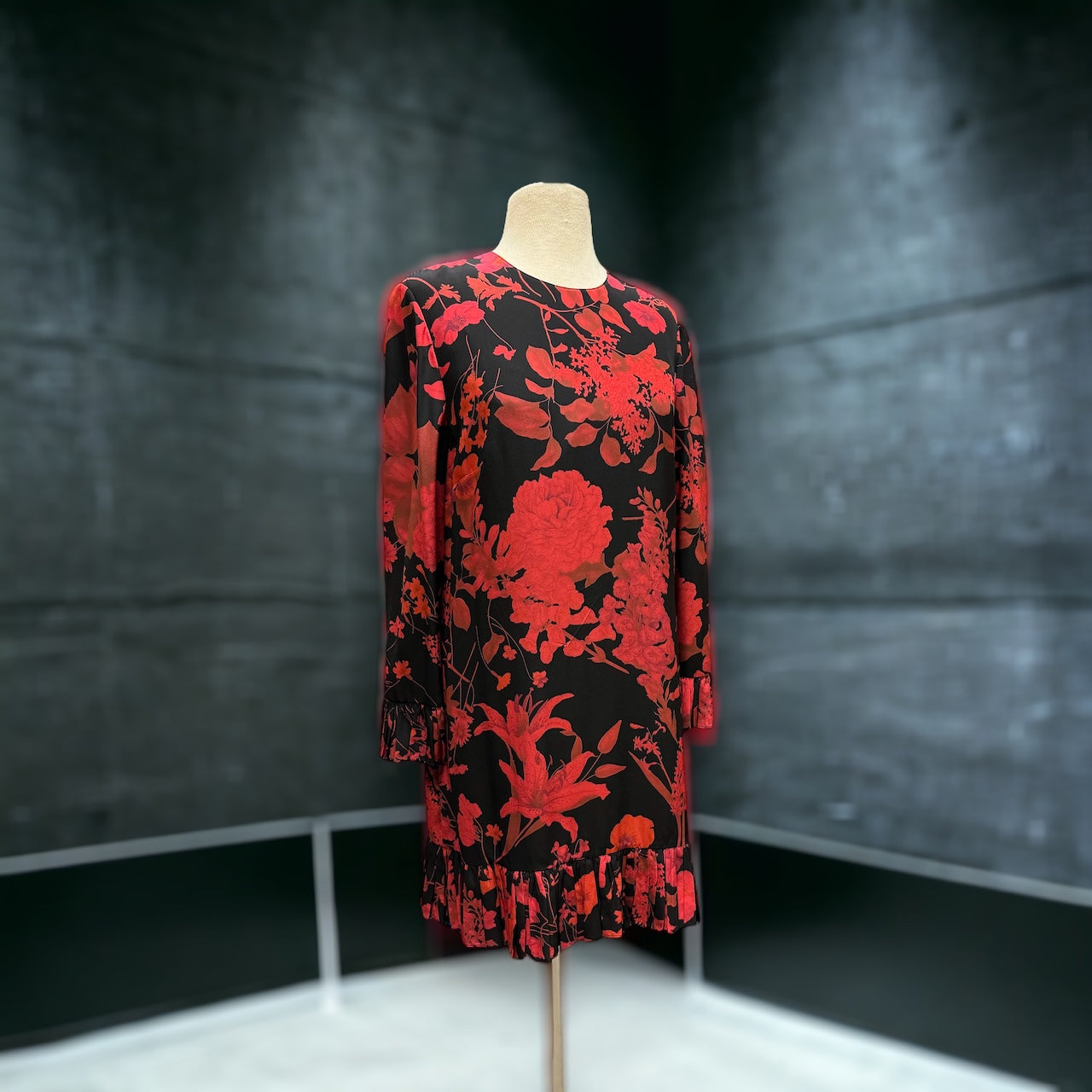 VALENTINO GARAVANI Floral Dress in Red Black | Size 12