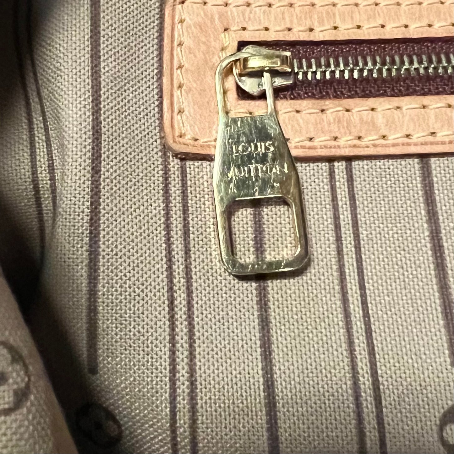 LOUIS VUITTON Delightful MM in Monogram Canvas
