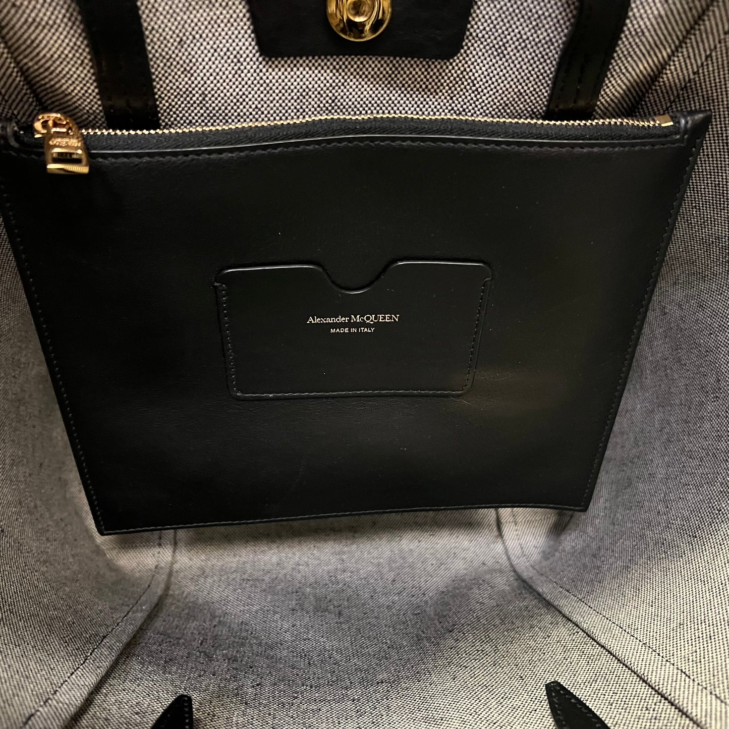 ALEXANDER MCQUEEN Signature Shopping Tote in Black