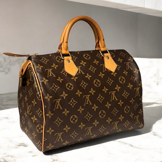 LOUIS VUITTON Speedy 30 in Monogram Canvas