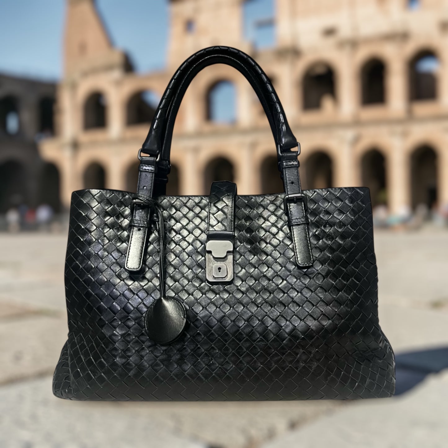BOTTEGA VENETA Roma Tote in Black