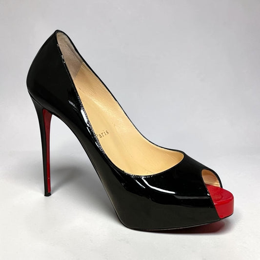 CHRISTIAN LOUBOUTIN Very Prive Patent Pumps in Black & Red | 37.5