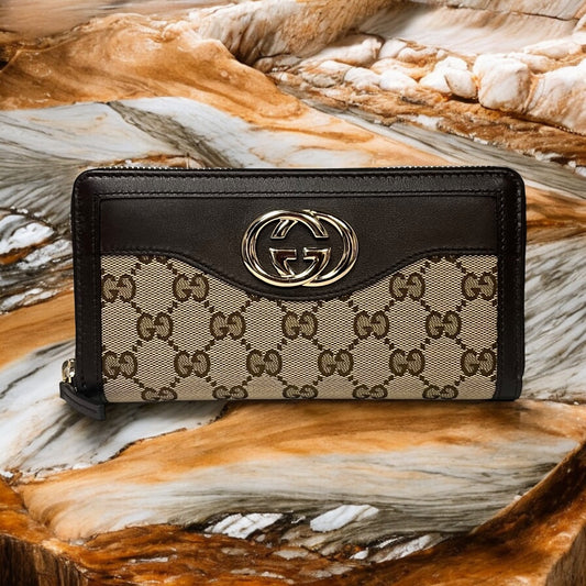 GUCCI GG Web Zipper Wallet