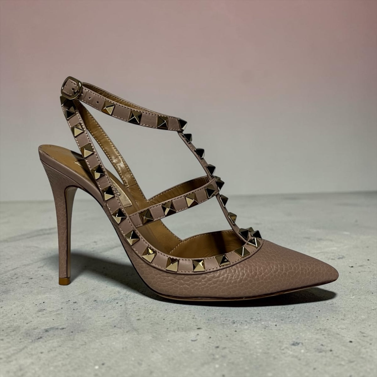 VALENTINO Rockstud Sandal in Rose Cannelle | 35
