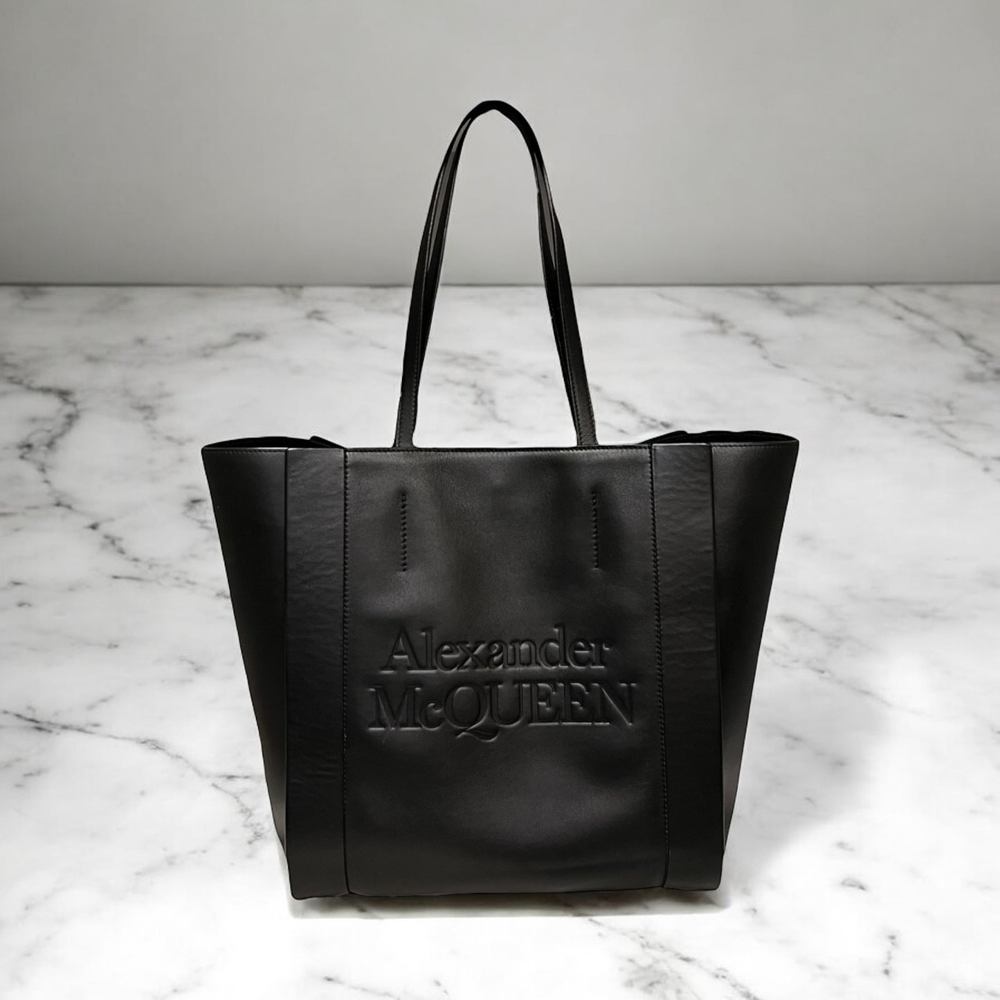 ALEXANDER MCQUEEN Signature Shopping Tote in Black