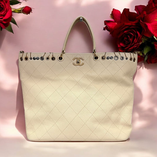 CHANEL Piercing Chic Tote