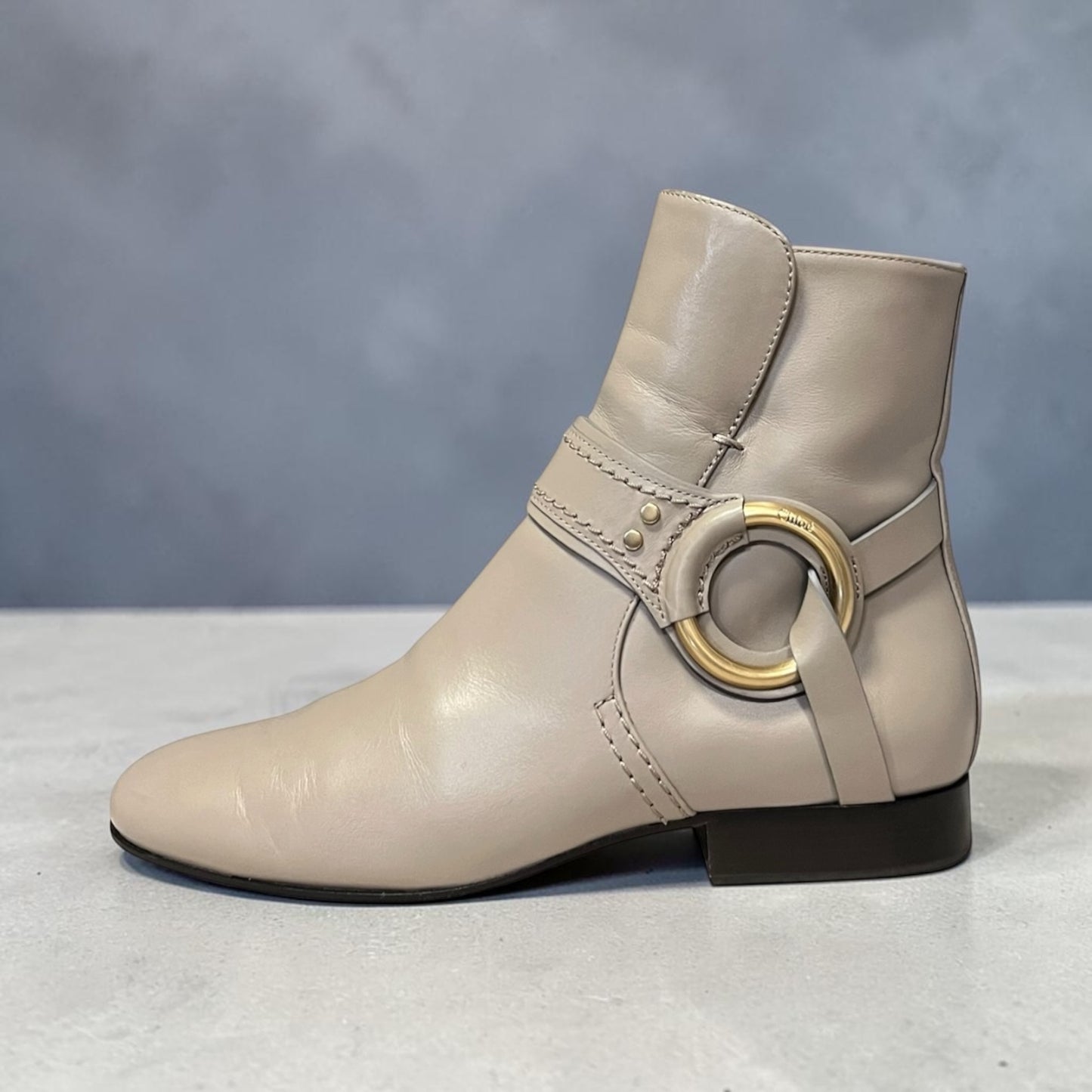 CHLOE Circle Link Booties in taupe | 37