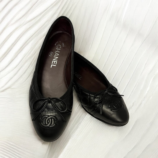 CHANEL Quilted Ballerinas | Size 35