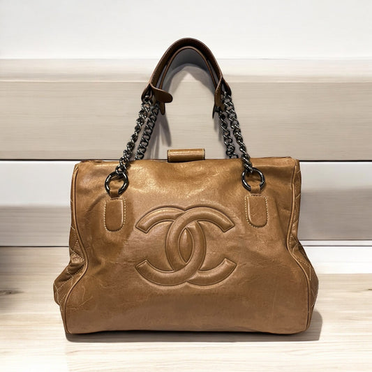 CHANEL Perfect Day Framed Tote