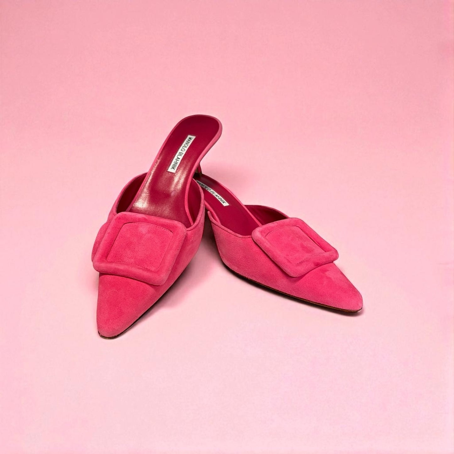 MANOLO BLAHNIK Suede Buckle Mules in Pink | 40