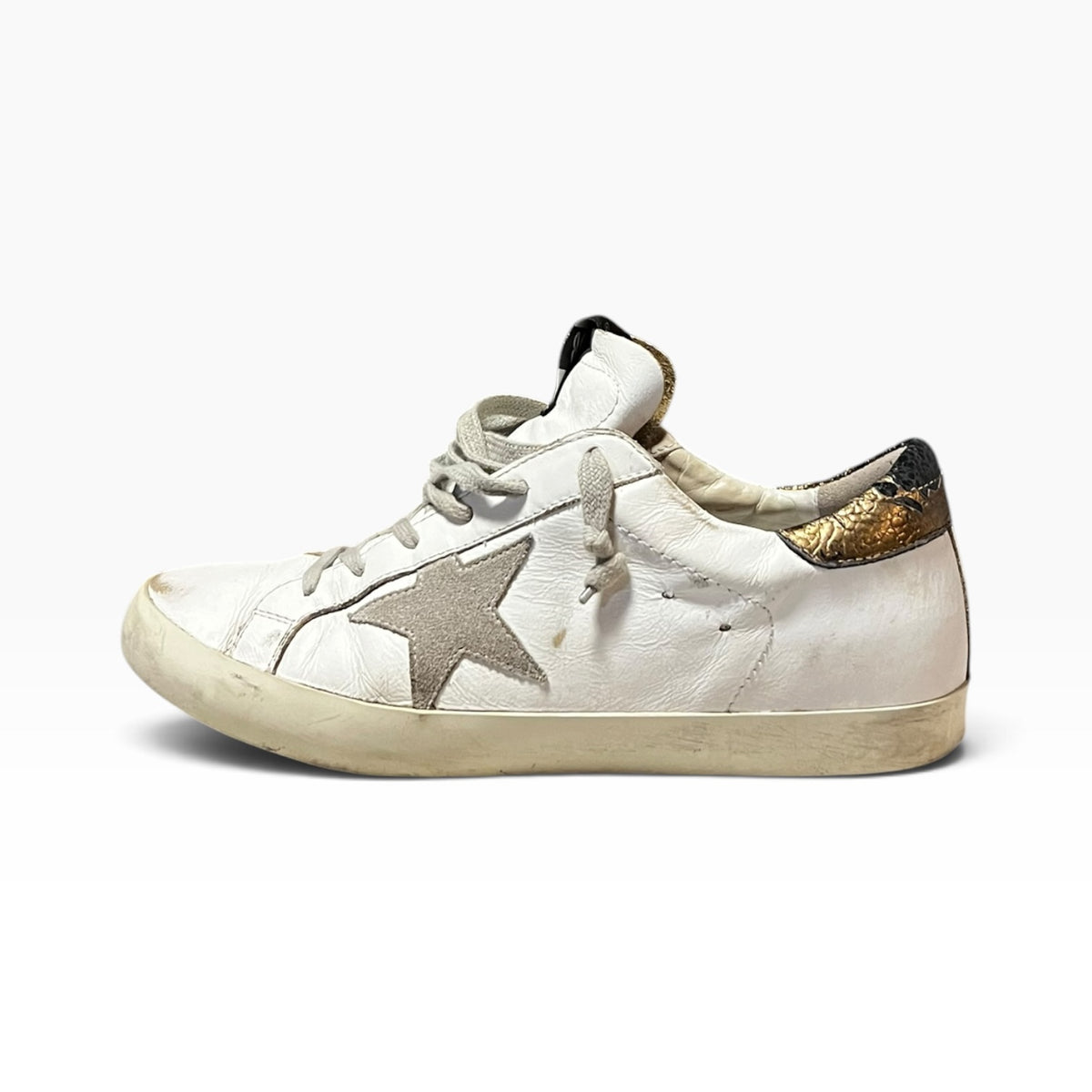 GOLDEN GOOSE SuperStar Sneakers in White & Gold | 39