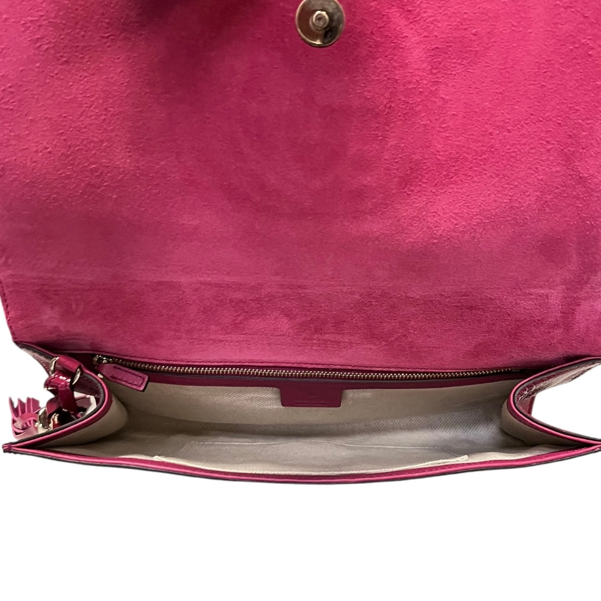 GUCCI Patent Soho Clutch in Pink