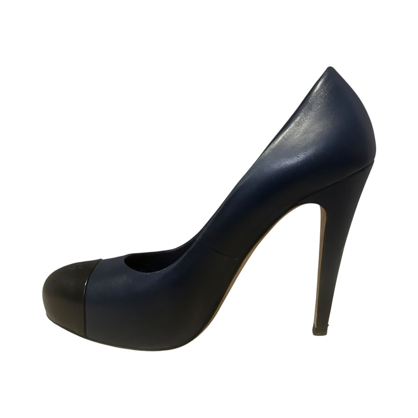 CHANEL Cap Toe Pumps in Navy & Black | 39.5