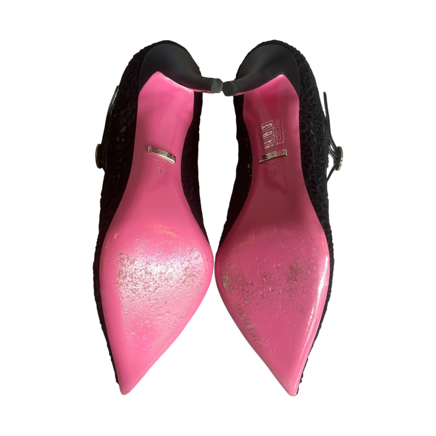 GUCCI Lace Floral Mary Jane Pumps in Black | 39