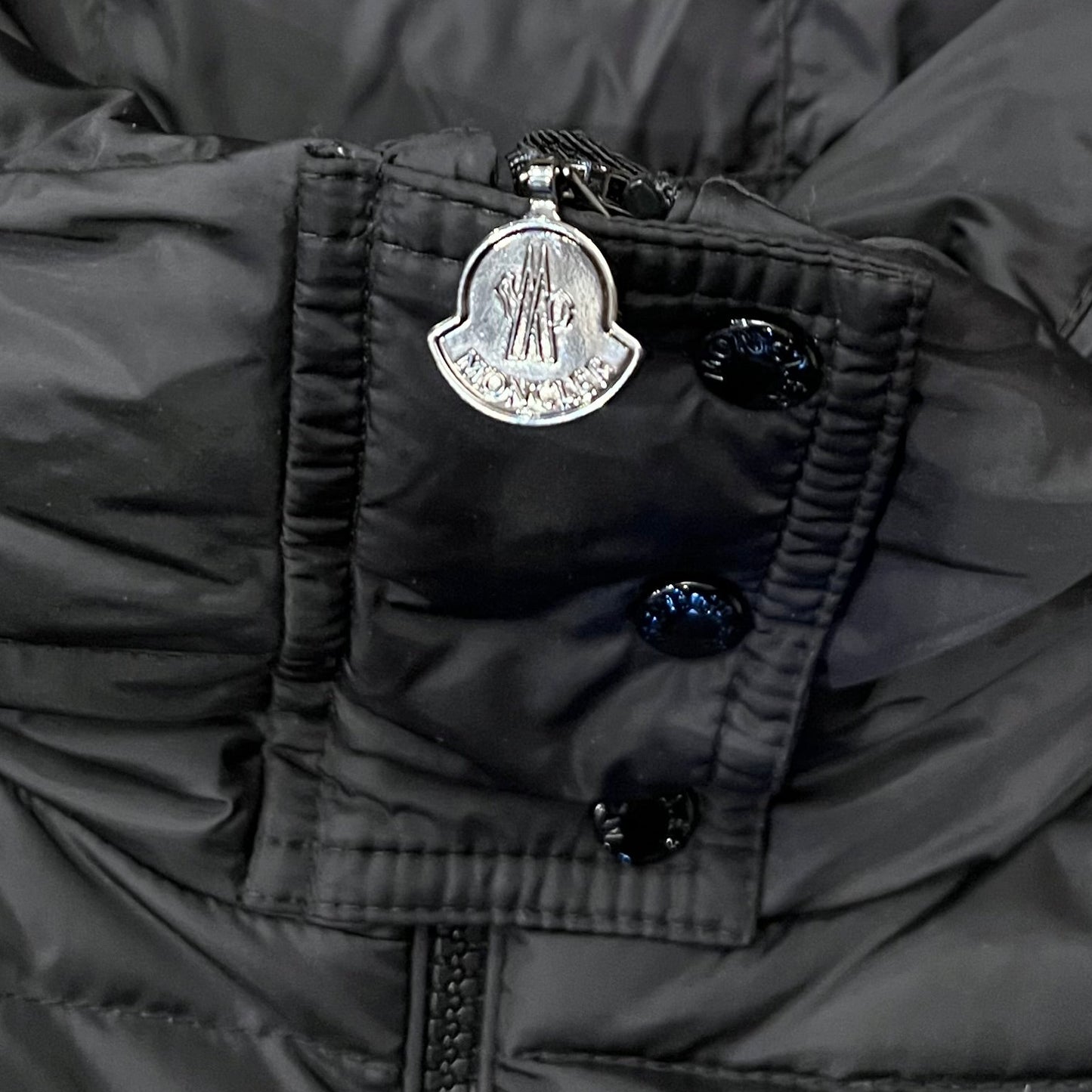 MONCLER Puffer Coat in Black | S