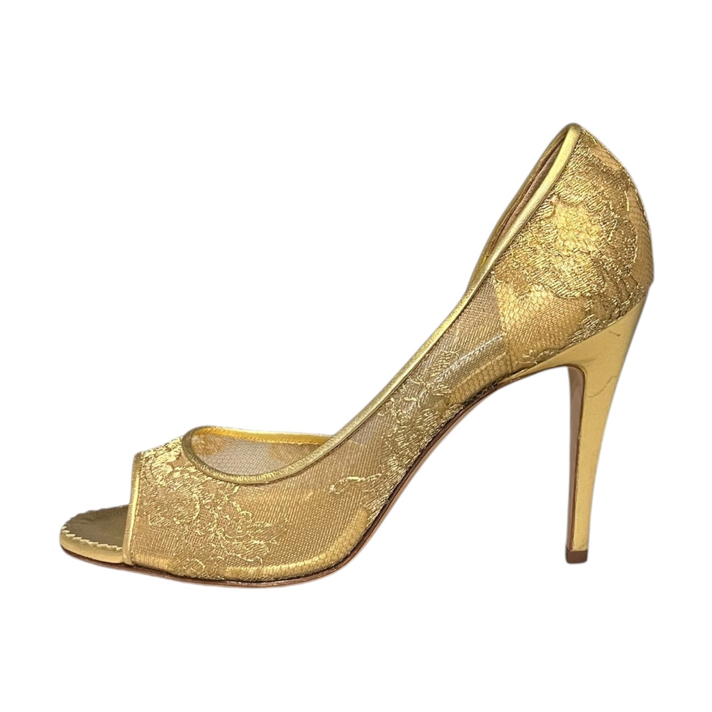 MANOLO BLAHNIK Lace d'Orsay Pumps in Gold | 40