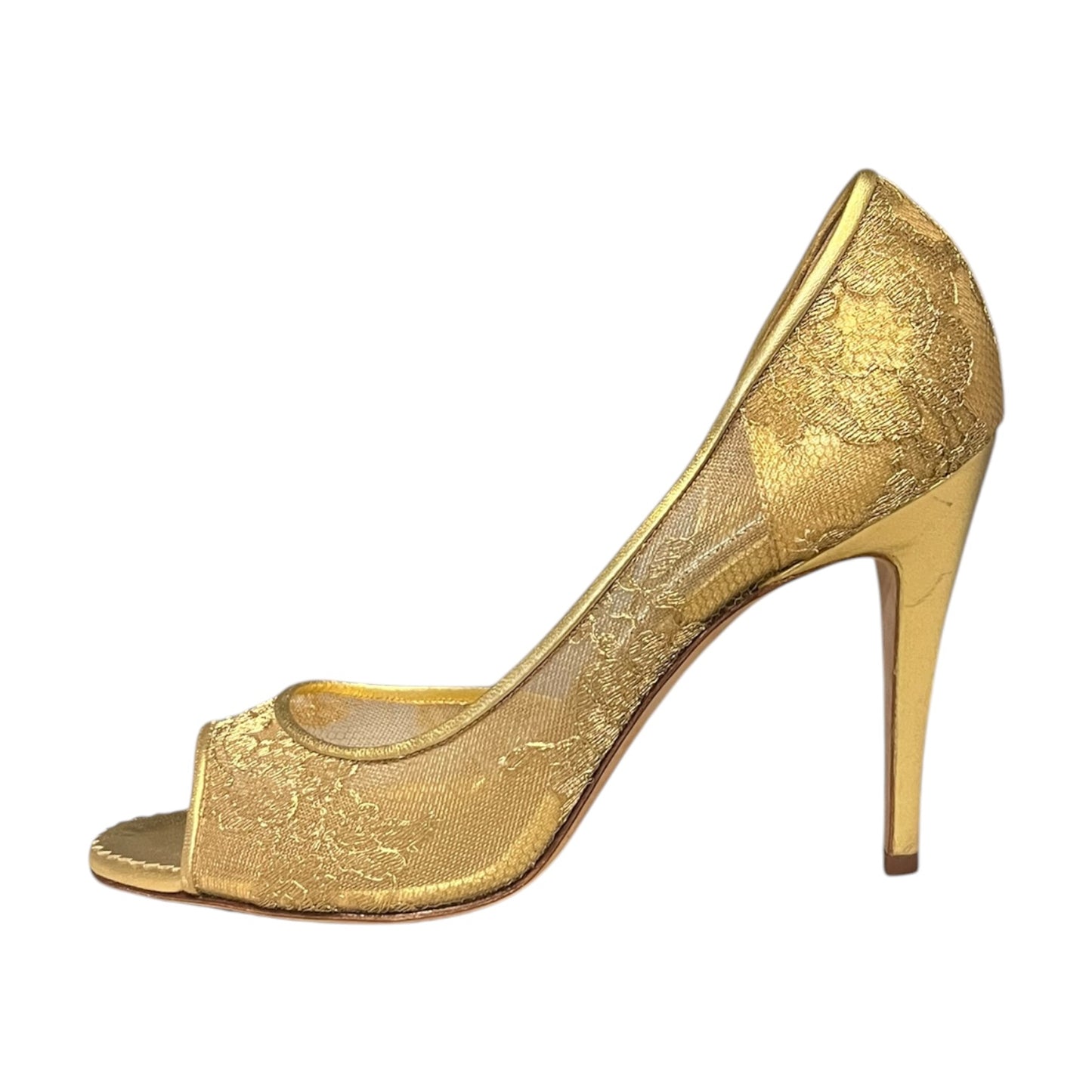 MANOLO BLAHNIK Lace d'Orsay Pumps in Gold | 40