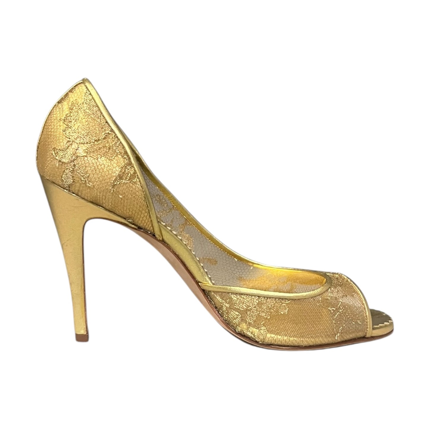 MANOLO BLAHNIK Lace d'Orsay Pumps in Gold | 40