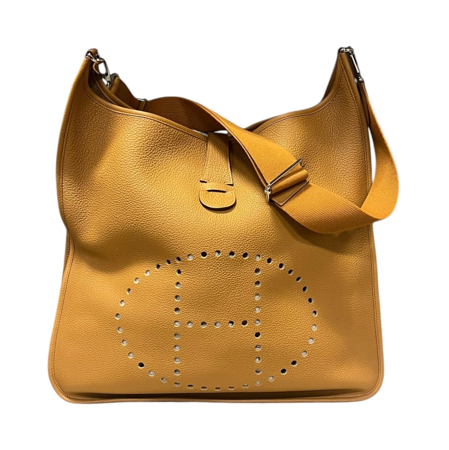 HERMES Evelyne III TGM 40 in Gold Taurillion Clemence Leather