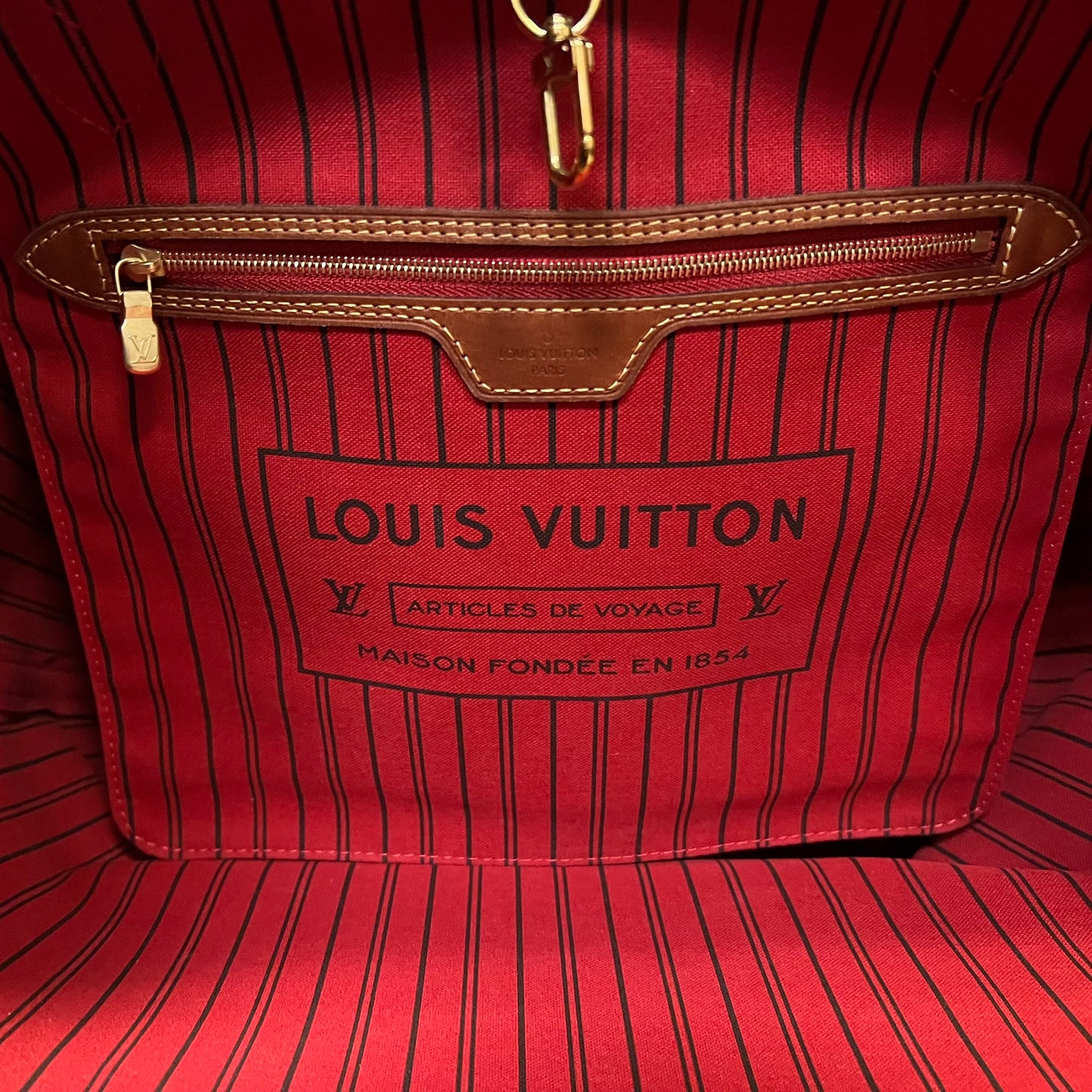 LOUIS VUITTON Neverfull MM in Monogram Canvas