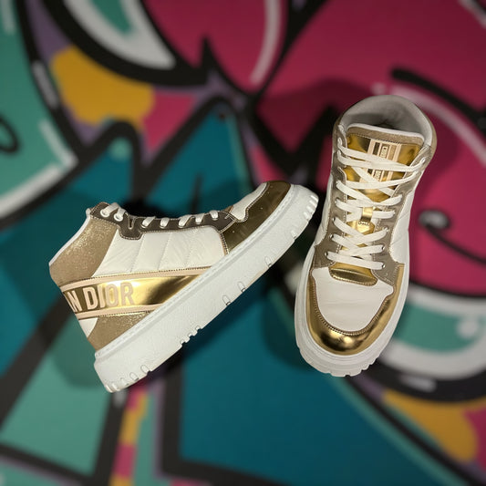 DIOR D-Player Hi Top Sneakers in Gold | 40