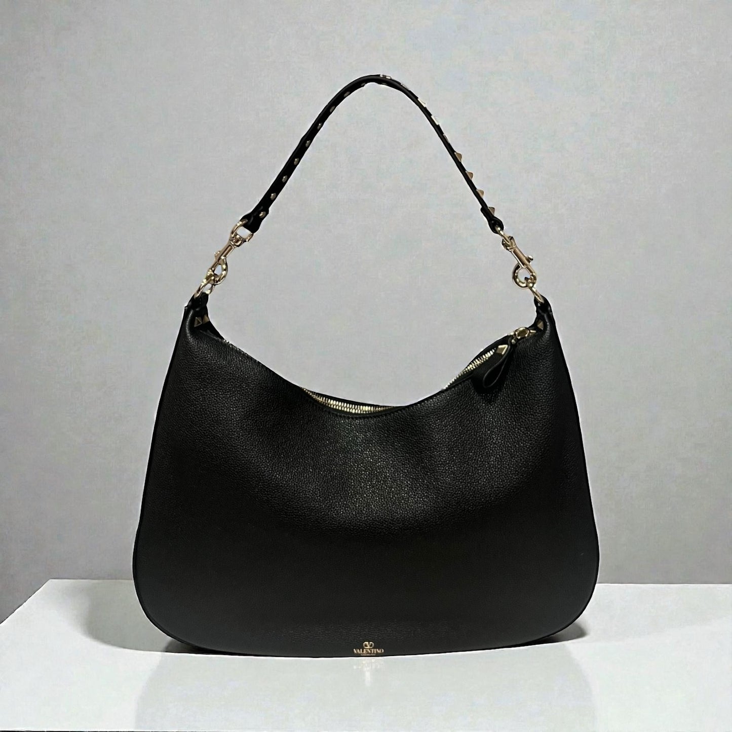 VALENTINO Rockstud Hobo in Black