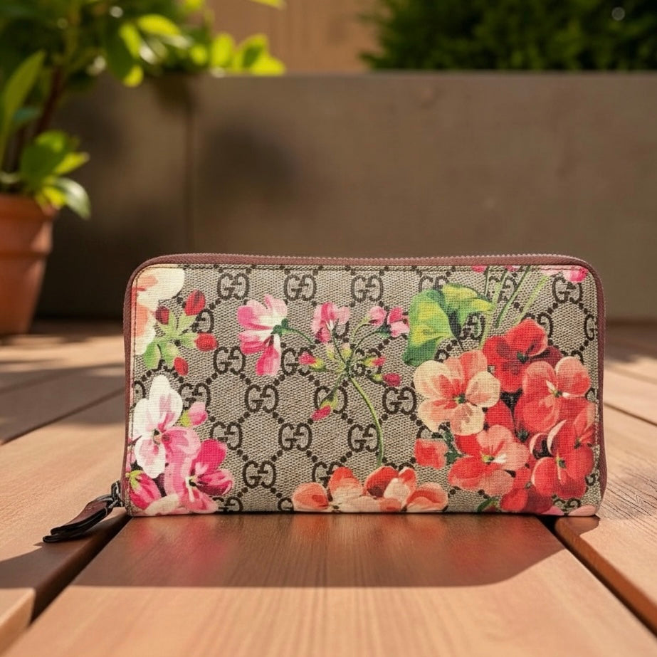 GUCCI GG Monogram Blooms Wallet