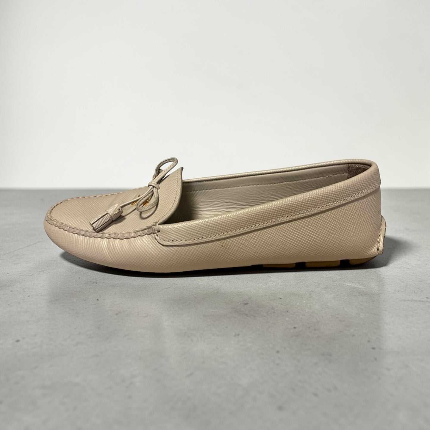 PRADA Saffiano Driving Shoes in Dove |