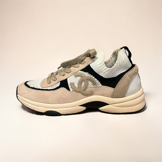 CHANEL CC Suede Sneakers | 39.5