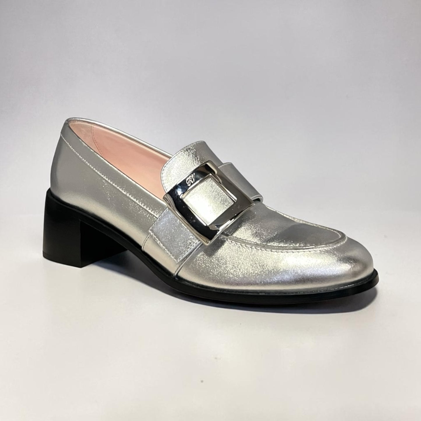 ROGER VIVIER Viv Rangers Loafer in Silver | 40