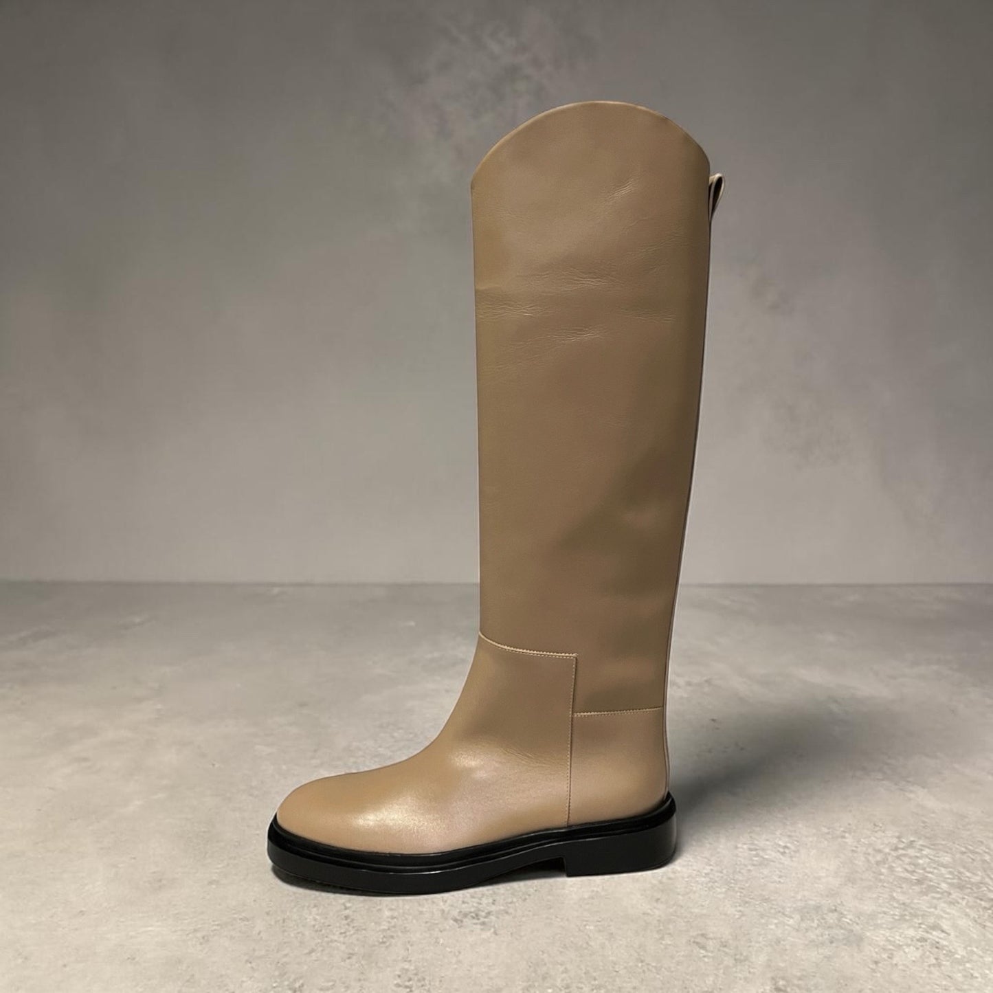 JIL SANDER Riding Boots in Taupe | 36