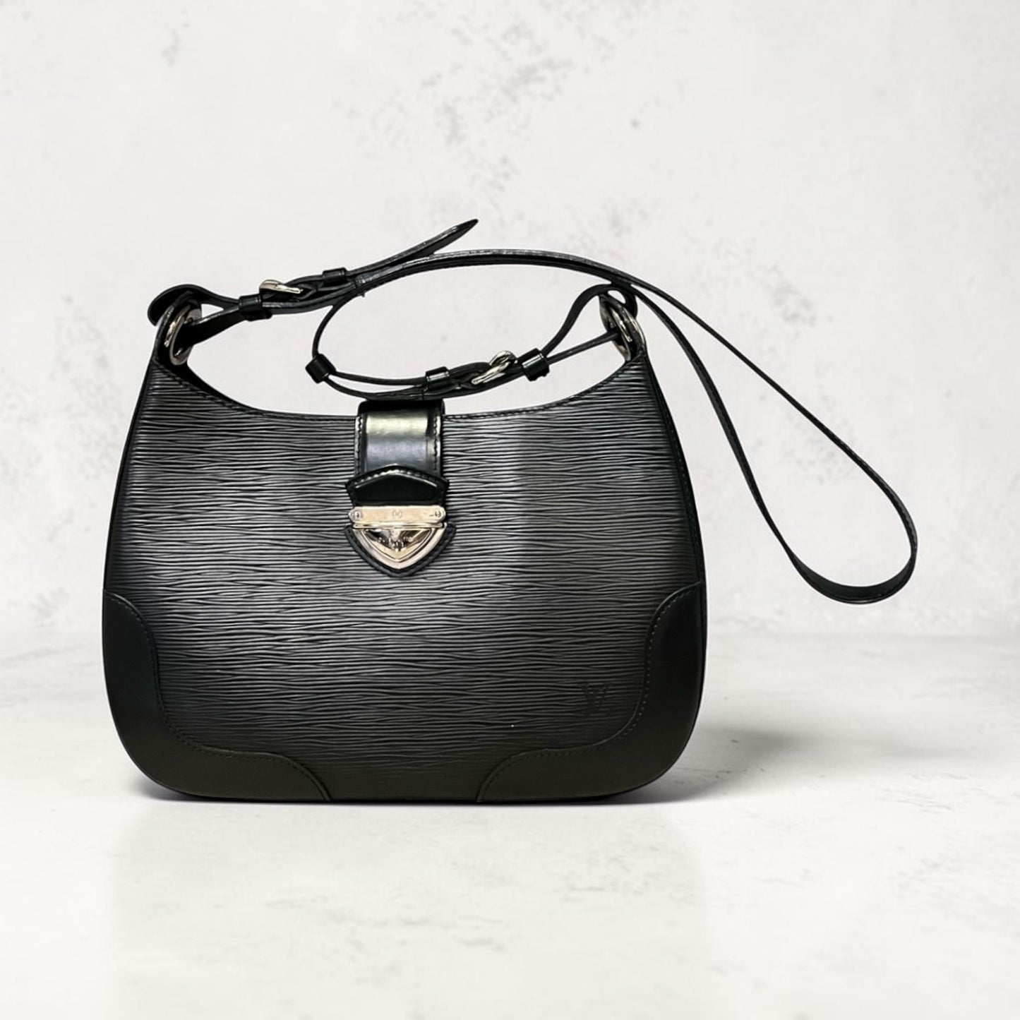 LOUIS VUITTON Epi Musette Bagatelle in Black