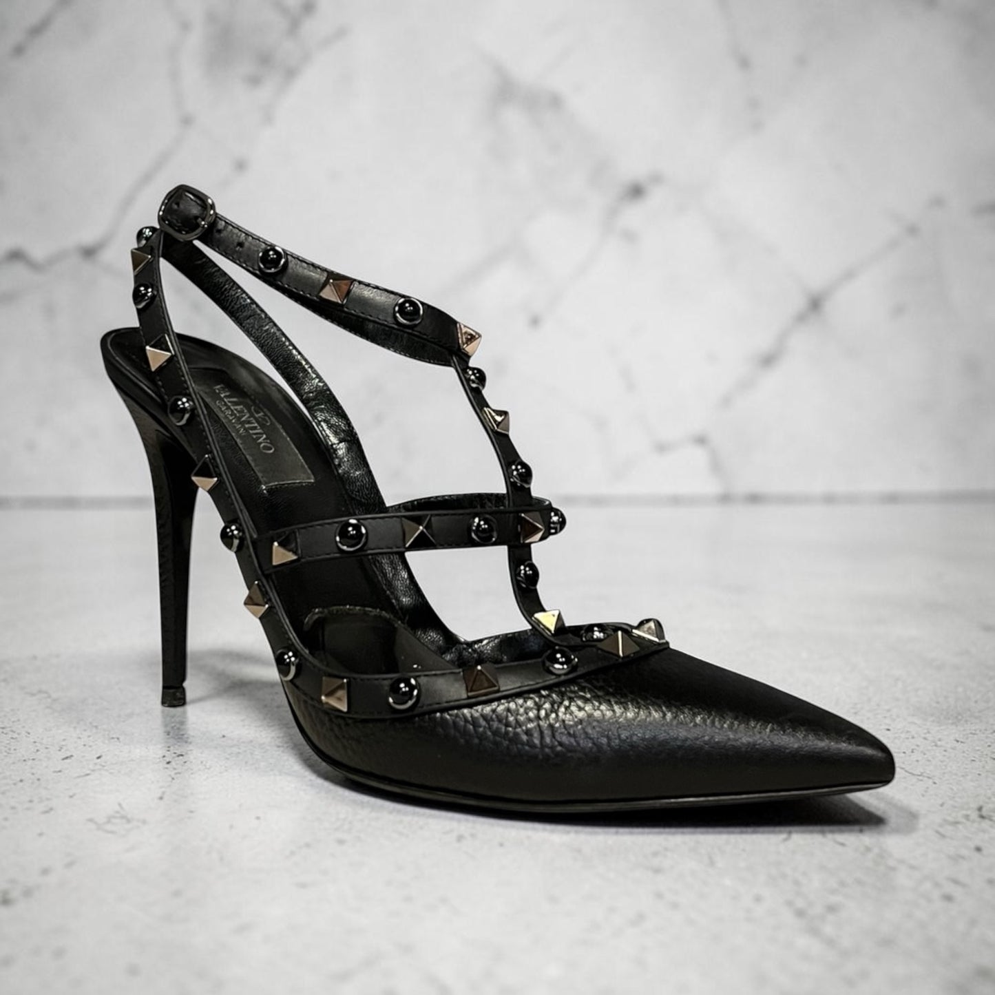 VALENTINO Rockstud Sandals in Black Grained Leather | 39