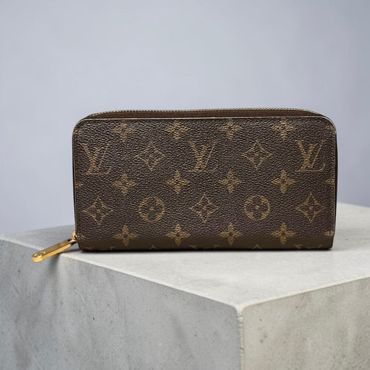 LOUIS VUITTON Monogram Zippy Wallet