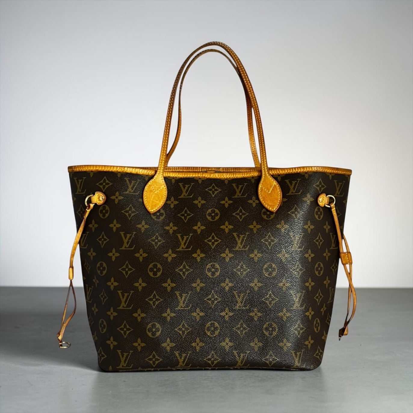 LOUIS VUITTON Neverfull MM in Monogram Canvas