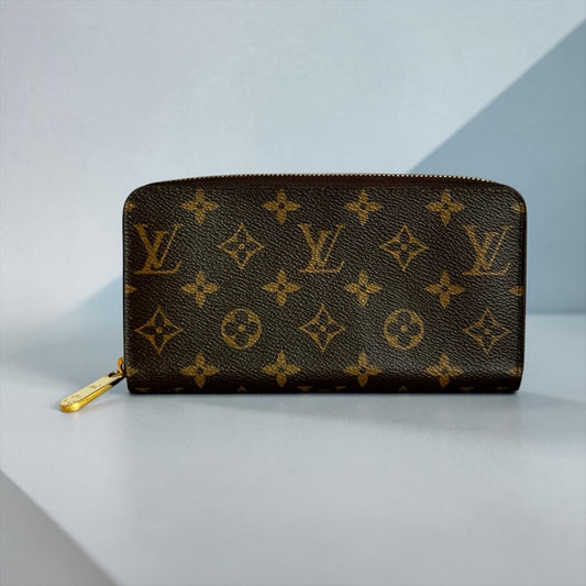 LOUIS VUITTON Monogram Zippy Wallet