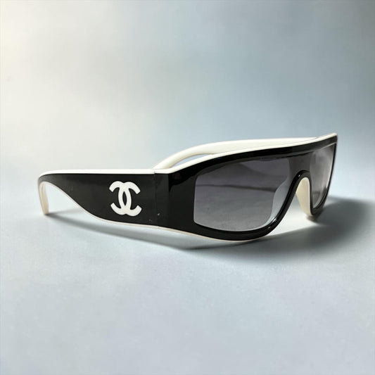 CHANEL CC Wrap Sunglasses in Black & White